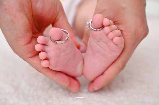 广州代怀试管生子三个月宝宝发育标准